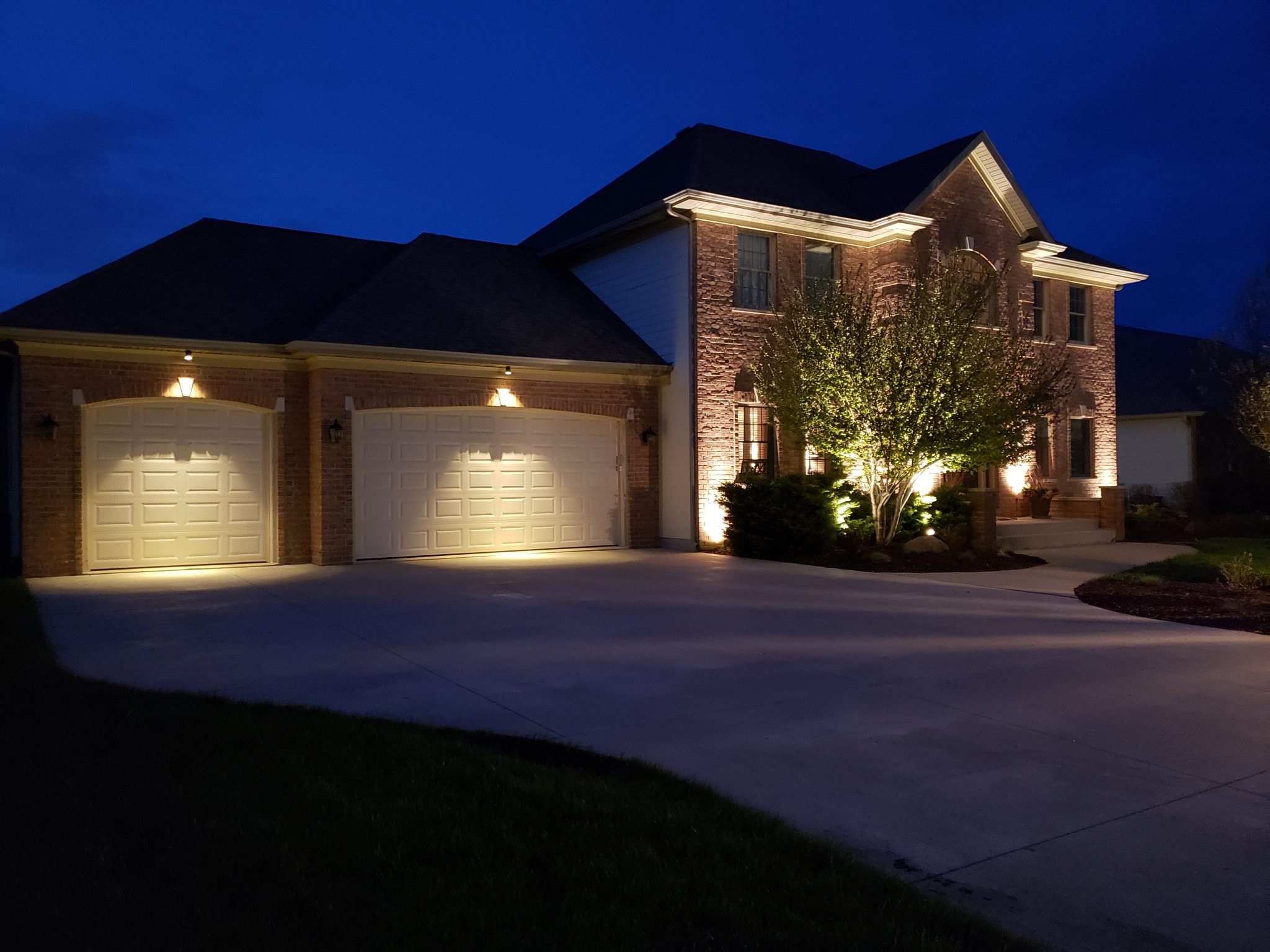 Upgrade Your Curb Appeal with Landscape Lighting, landscape lighting in illinois