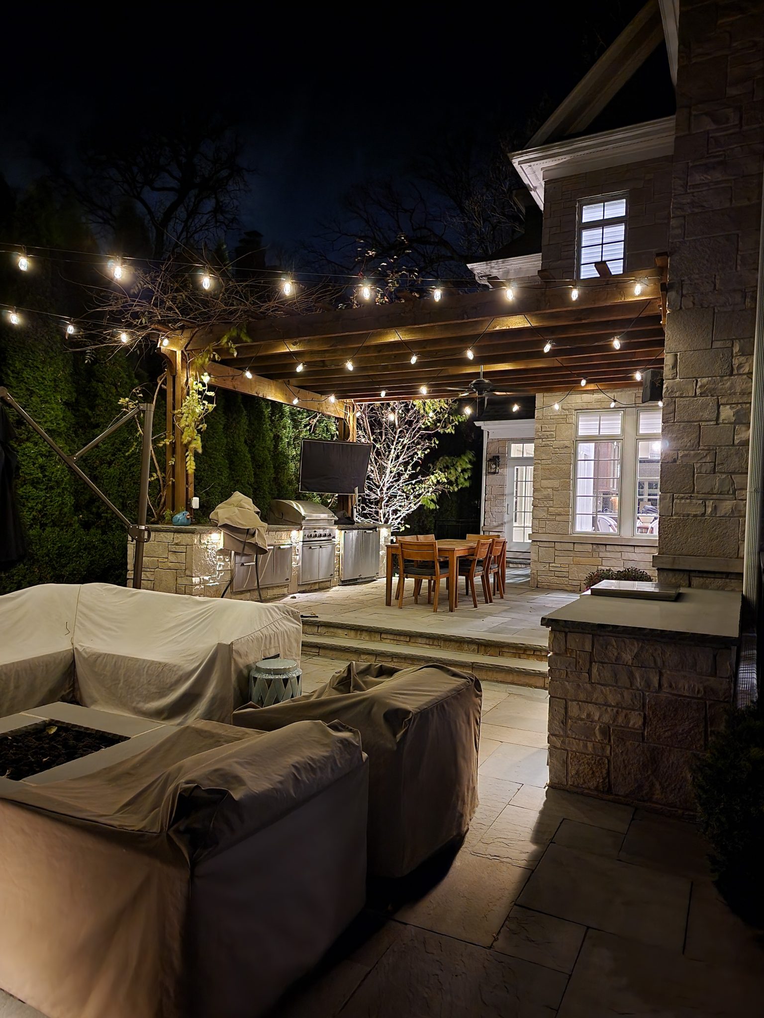 10 reasons to light your outdoor kitchen, lighting outdoor kitchen, outdoor lighting company in kenosha