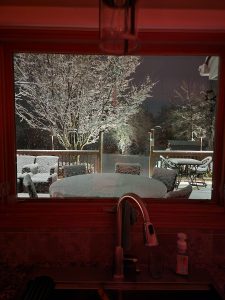 Outdoor Lighting in Winter, outdoor lighting benefits, landscape lighting during winter