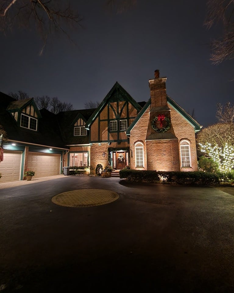 exterior lighting installation in winnetka, winnetka exterior lighting, home lighting in winnetka