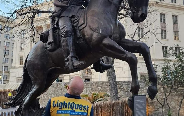 commercial outdoor lighting in illinois, public outdoor lighting in illinois, statue lighting in illinois