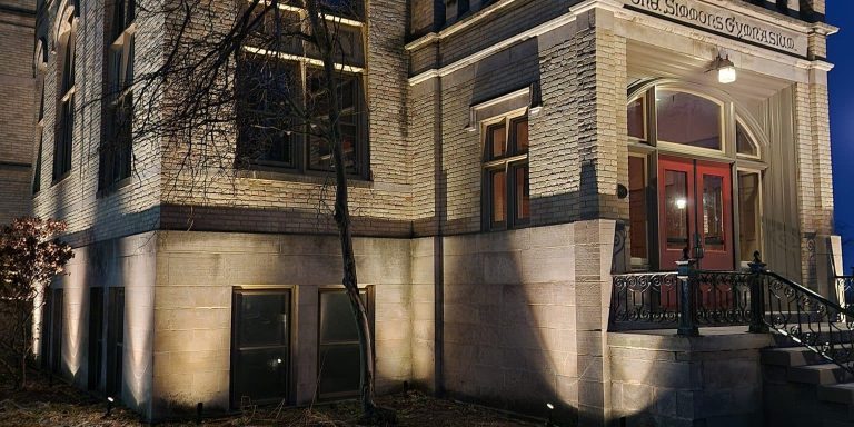 Commercial Outdoor Lighting in IL, commercial landscape lighting, outdoor business lighting Northern IL